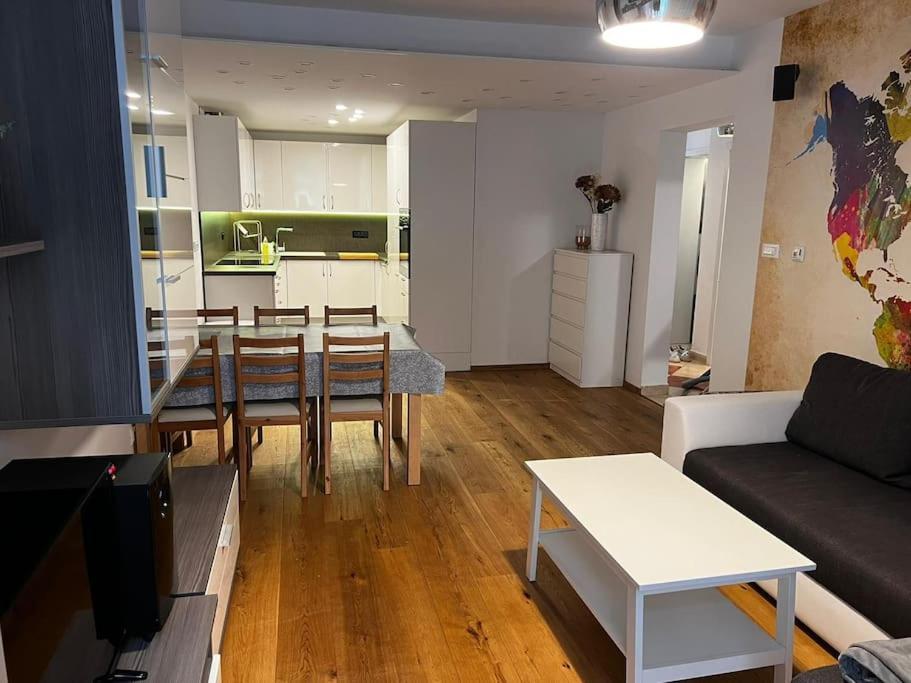 Porec, Tolle 3 Zi-Whg, Sehr Zentral, Top Zustand! Mit Internet Und W-Lan! Dış mekan fotoğraf